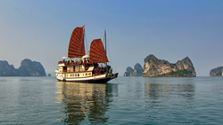 XL Vietnam Halong Bay Dragon Pearl Boat