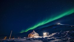 Xl Svalbard Camp Barentz Northern Light Photo Agurtxane Concellon
